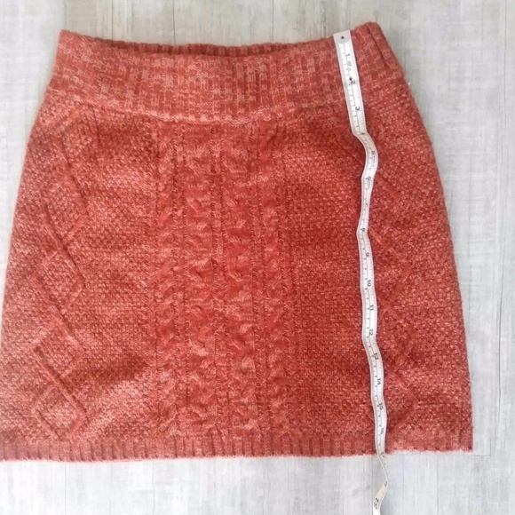 Twik acrylic small skirt - Picture 1 of 3